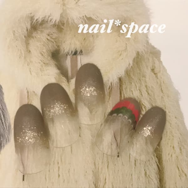 ダークグレーのグラデーション/ピーコックアート