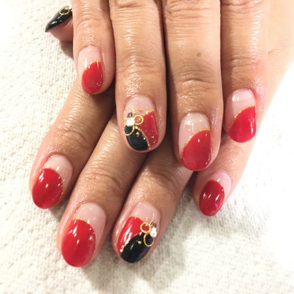お正月ネイル ブラック&レッド|Olivier