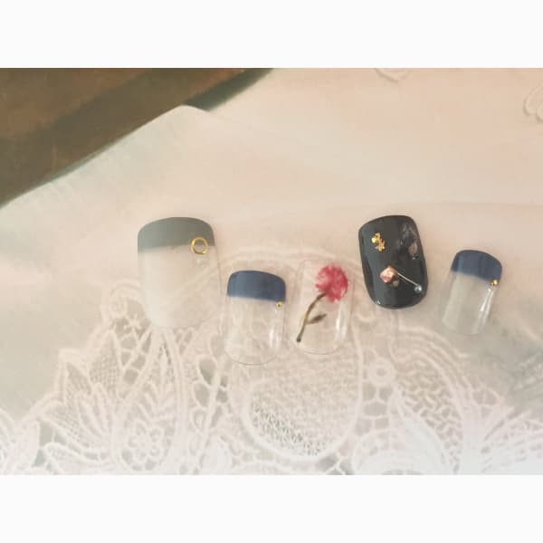 一輪花くすみフレンチデザイン