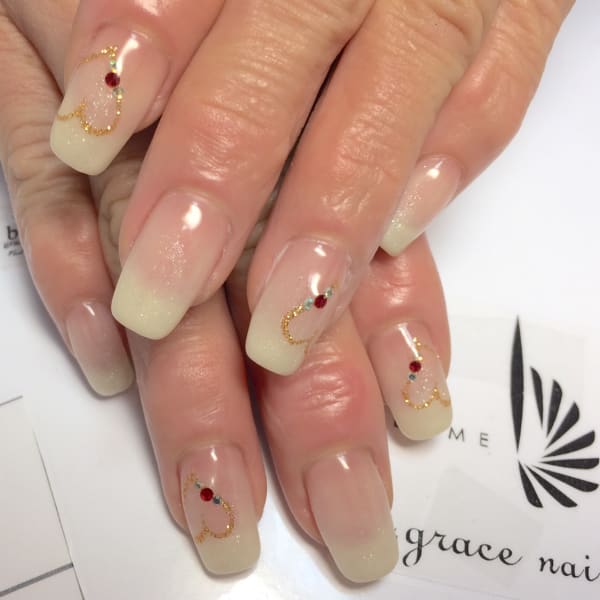 白グラデーションネイル☆オフ込￥5980