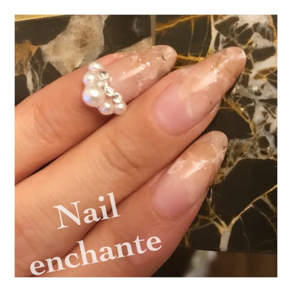 Nail enchante