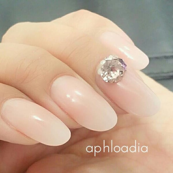 ホワイトグラデーション×スワロフスキー|aphloadia nail