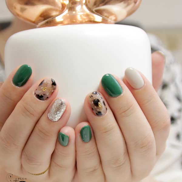 【新規20％OFF×3回】グリーンとべっ甲ネイル