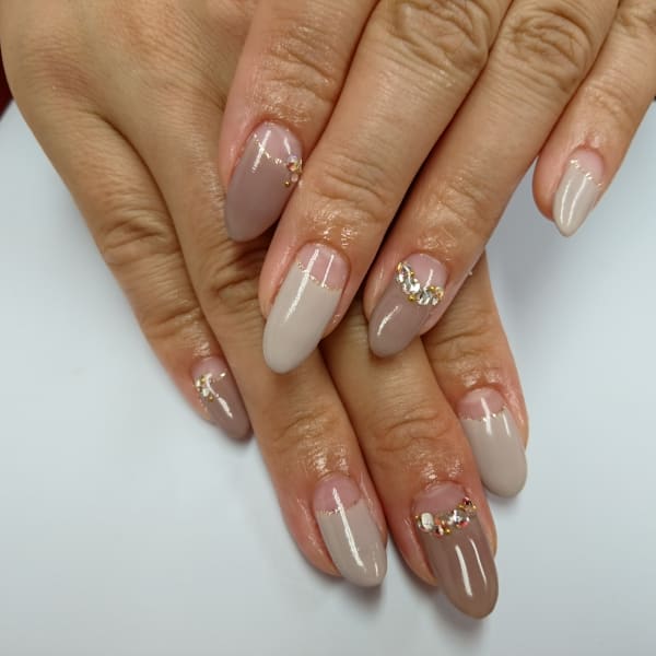 秋★ベージュ逆フレンチ