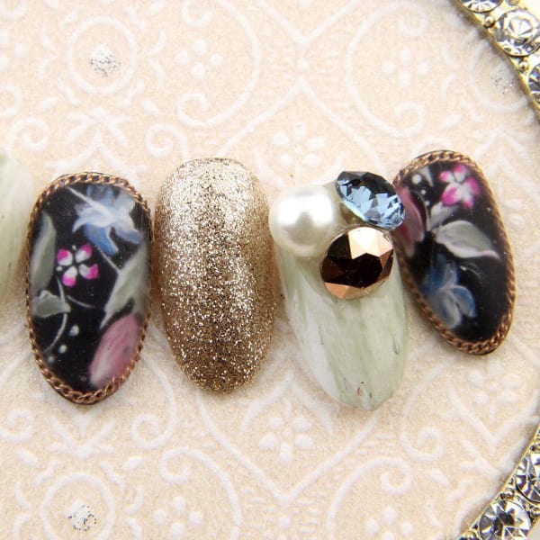 大人な色合いネイル★