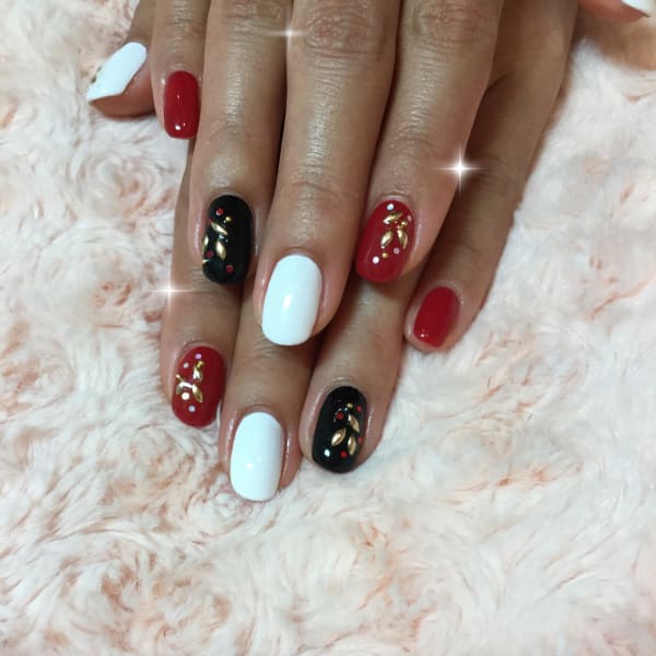 ワンカラー+メタルパーツ