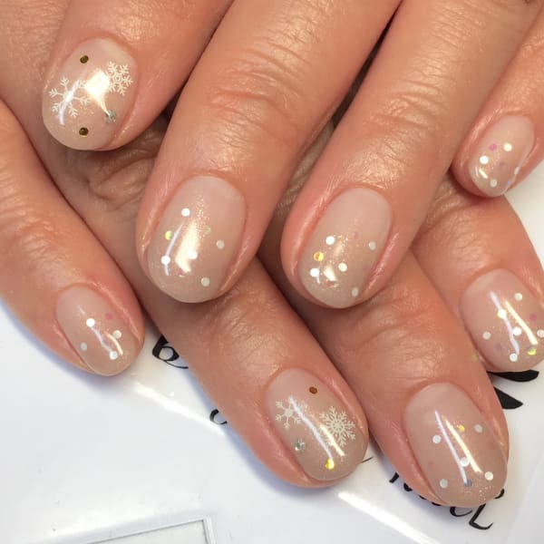 シンプル雪の結晶ネイル☆