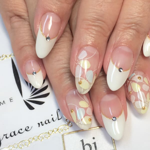 フラワーフレンチネイル☆|bi.grace nail