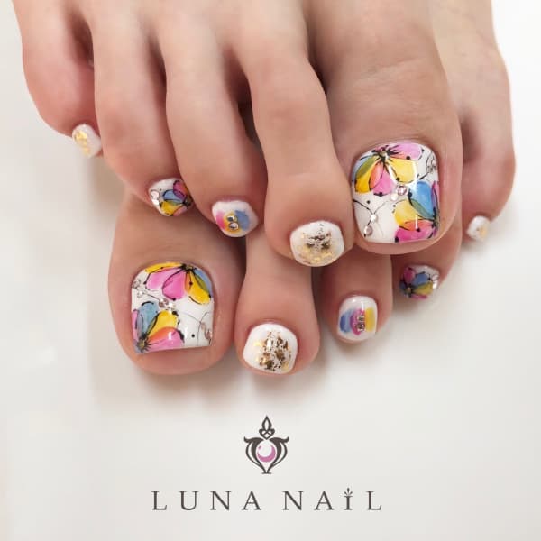 フットのオススメ順 フラワーのネイルデザイン 楽天ビューティ