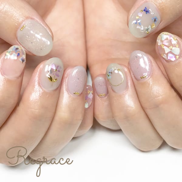 ブライダルネイルにぴったり押し花