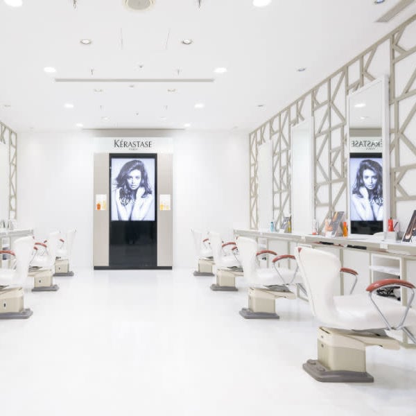 インスティチュートケラスターゼ byトニータナカステュディオ