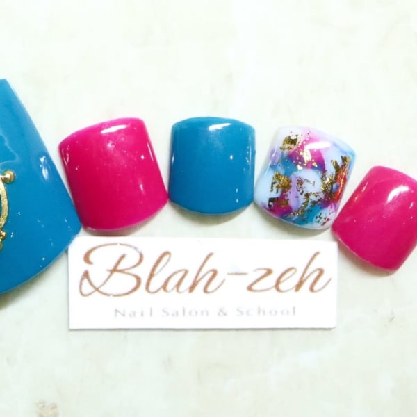 シェル×ニュアンスフットネイル