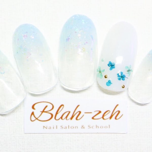 ラメグラデ×押し花ネイル