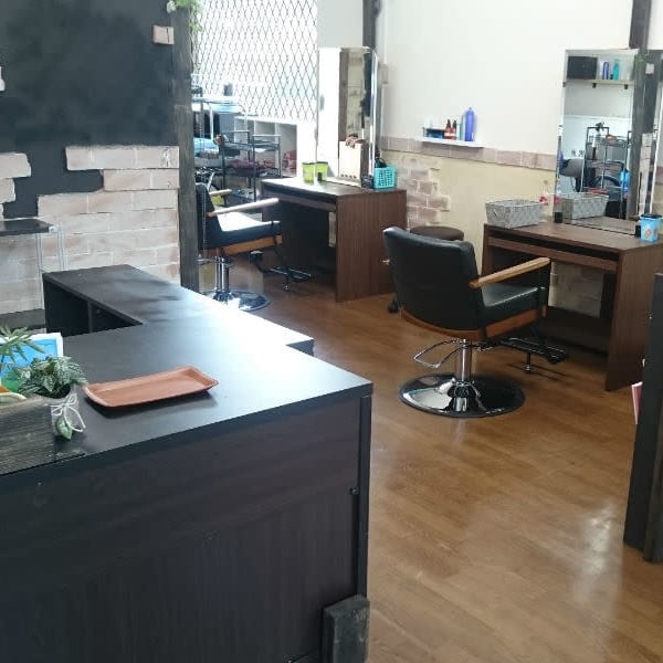 Hair dresser's Jose