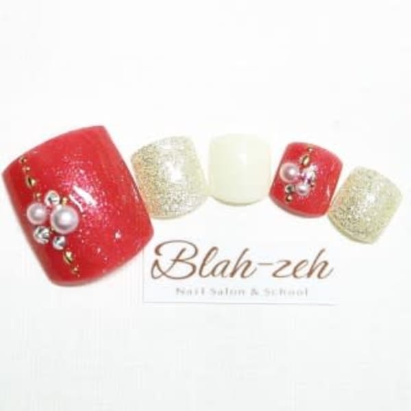 ビジューフットネイル★