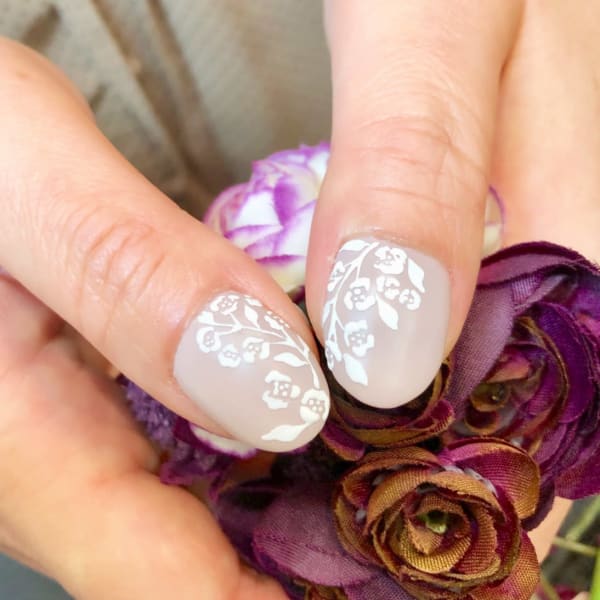 【エンボスフラワーネイル】