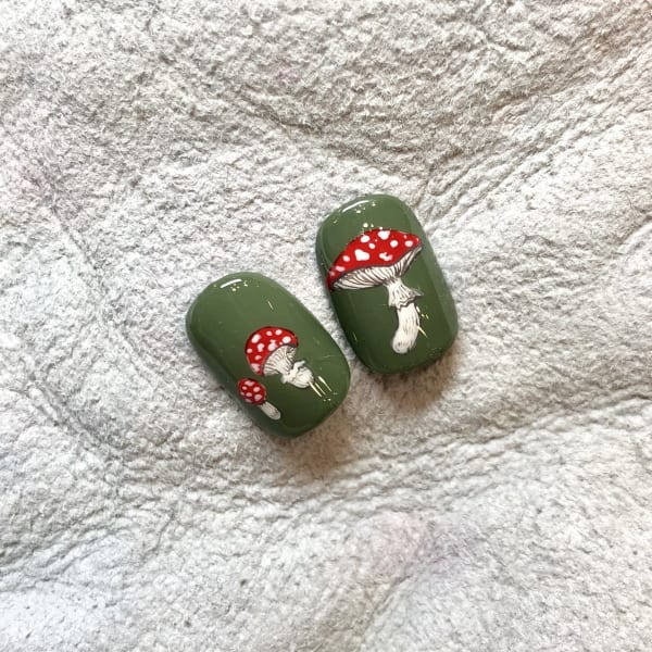 【キノコネイル】(レッド)