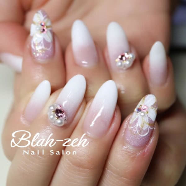 エアグラデ×フラワーネイル