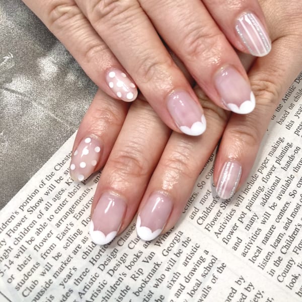 〈ジェル〉スカラップネイル