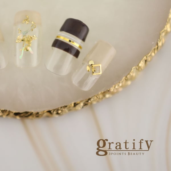 ラインフレンチは大人モードなデザインに♪