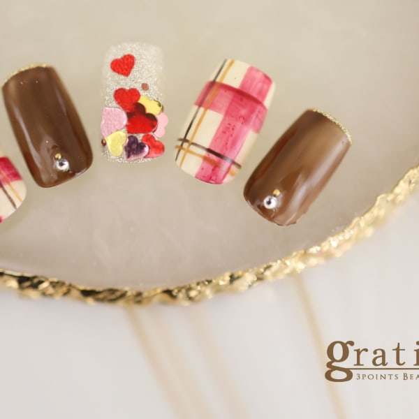 バレンタインにぴったりハートネイル