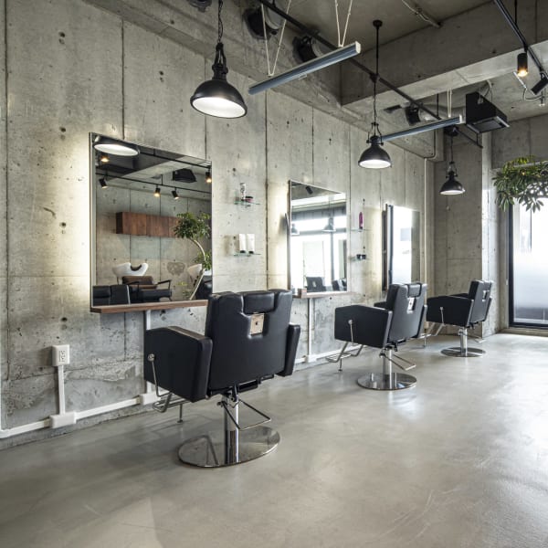 Men's Salon SEVEN 天六店