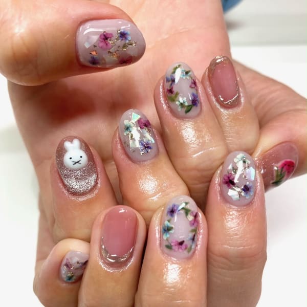 〈ジェル〉押し花×キャラクターネイル