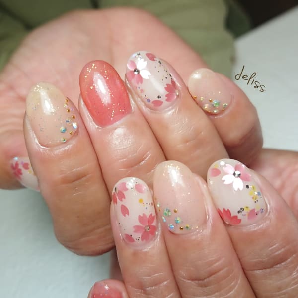 桜ホログラム|美爪育成ネイル&頭蓋骨小顔矯正サロン-Jeliss-