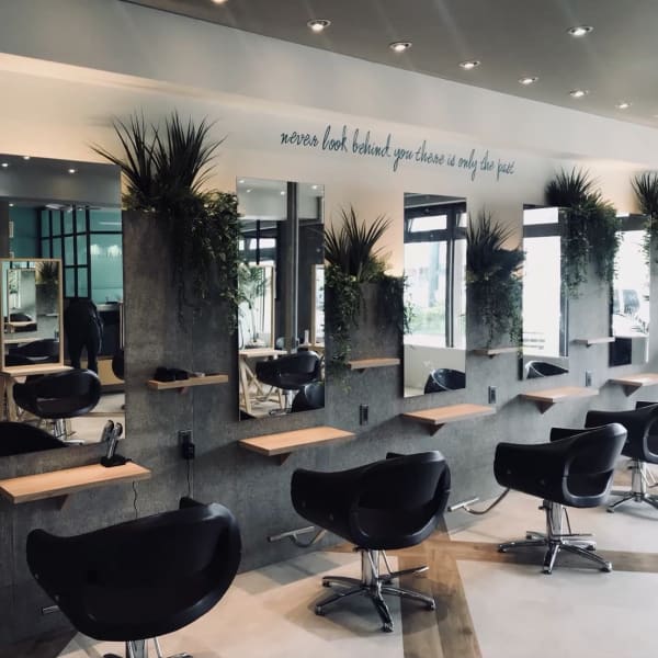 AUBE HAIR puur【沖縄浦添店】
