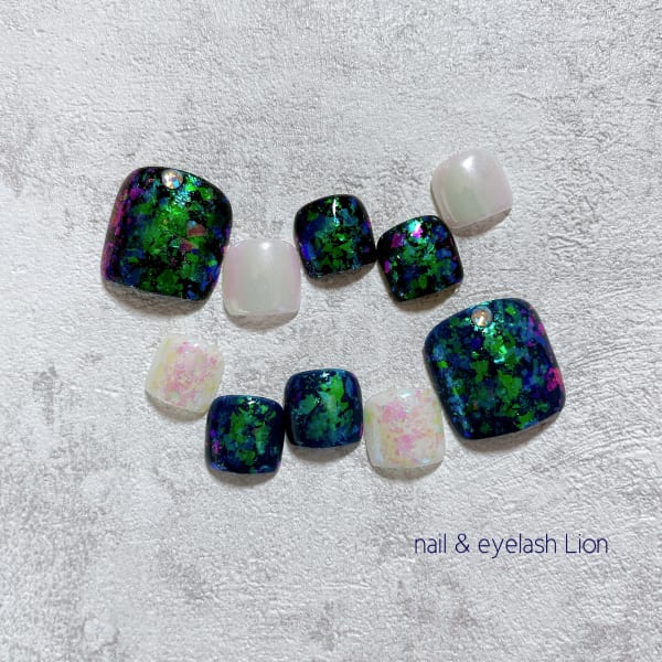 うるうるオーロラフットネイル