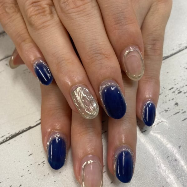 ネイビーとシルバーミラー