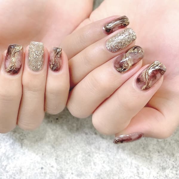 ブラウンニュアンスネイル