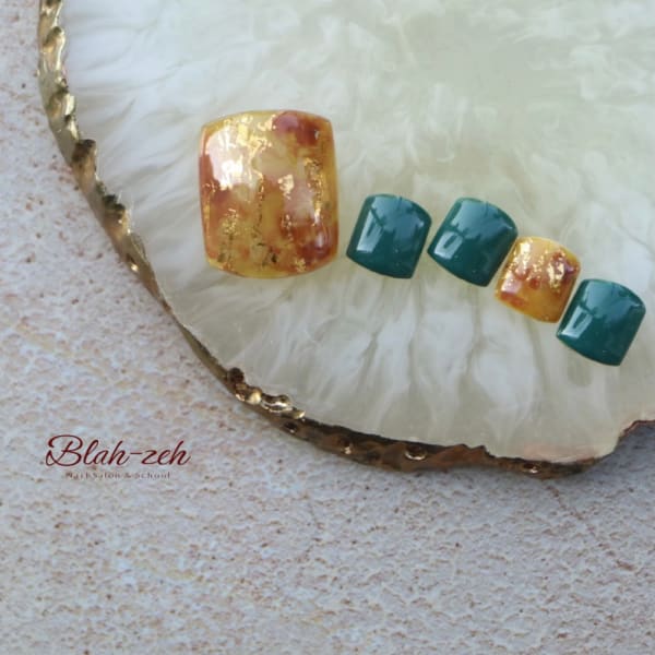 べっ甲×グリーン系ネイル