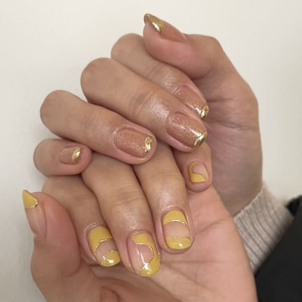 左右対比ネイル