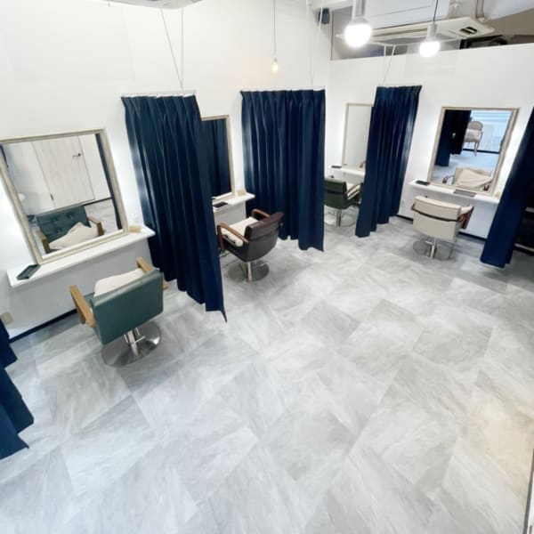 【髪質改善・縮毛矯正専門】美容室イリス　高槻店