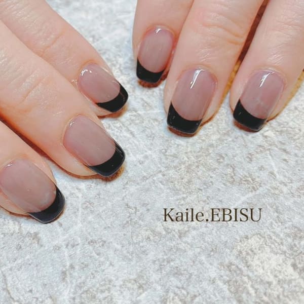 スクエアフレンチネイル