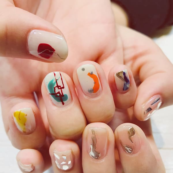 ニュアンスネイル×カラフル×左右別