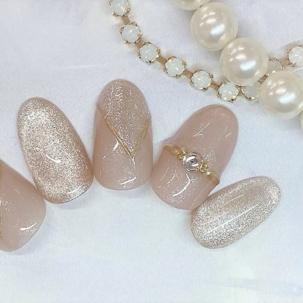 人気デザイン!!リングネイルxギャラクシーネイルで上品に♪