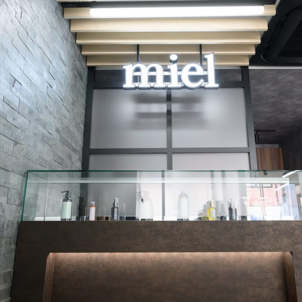 miel hair新宿 ケアブリーチ 髪質改善 スパ