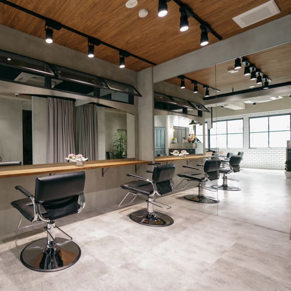 loca by tree横須賀