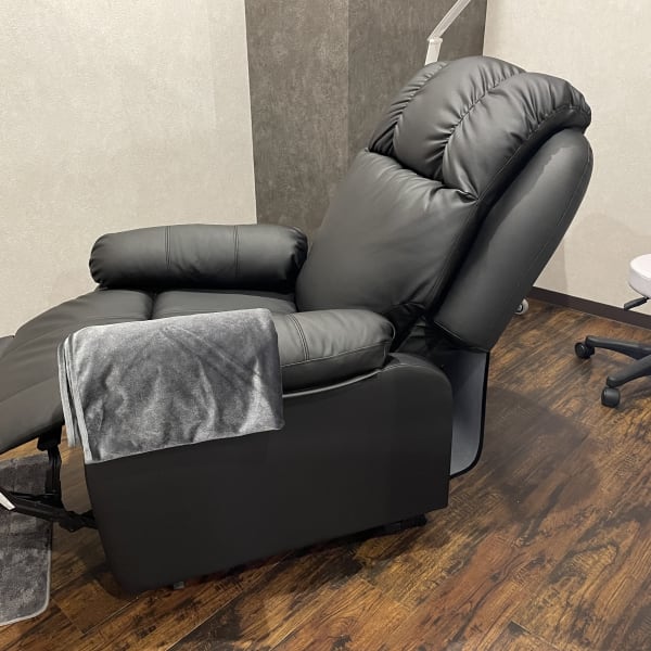 ヘアカラー＆まつ毛パーマ専門店 NANAIRO