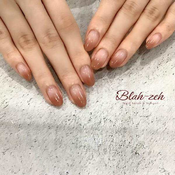 ブラウン×グラデーションネイル