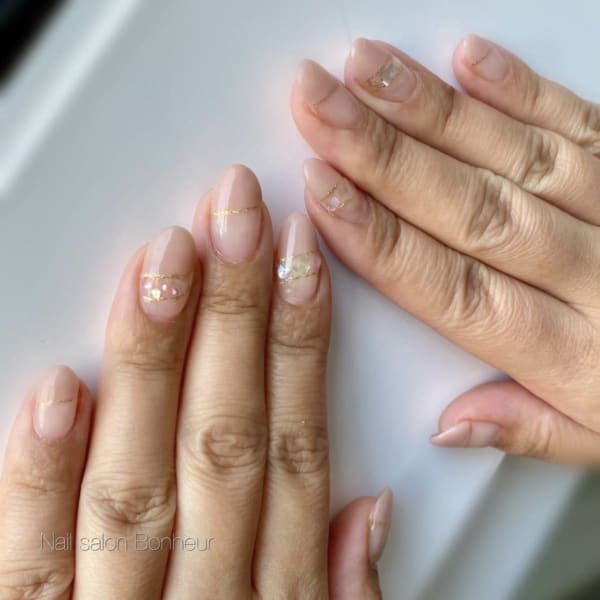 シェル斜めフレンチネイル|Nail Salon Bonheur