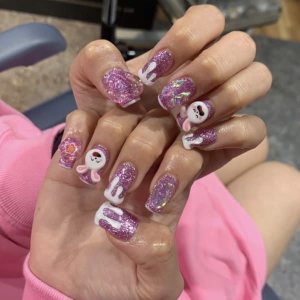 キャラクターネイル ピンク ラメ