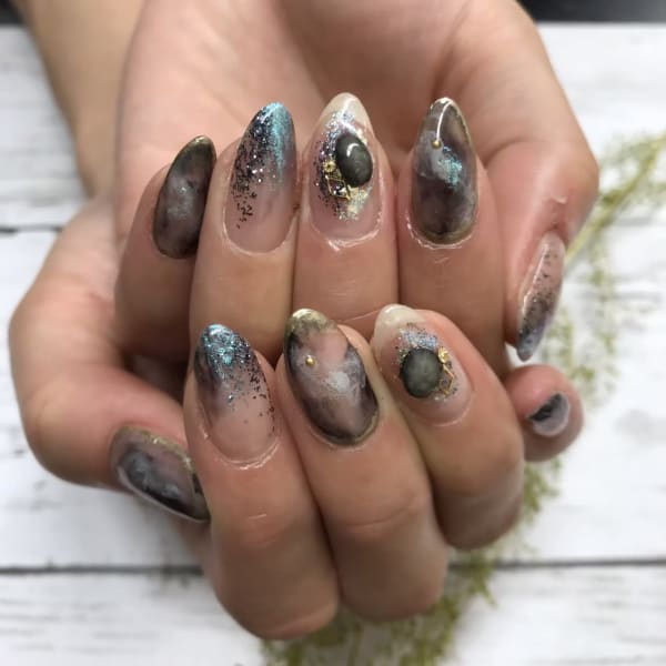 グレージュ クリア 3D パーツネイル