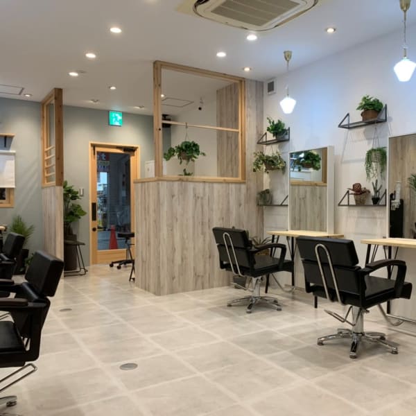 Agu hair Frill 茨木市駅店