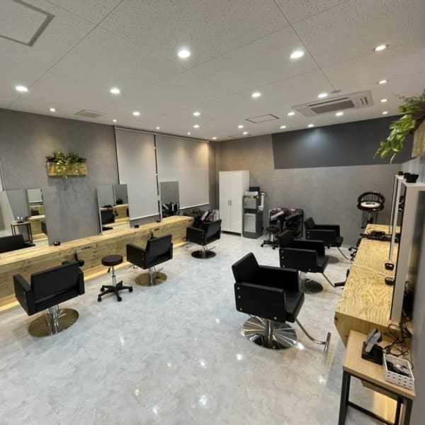Agu hair Lust 八尾コノミヤ店