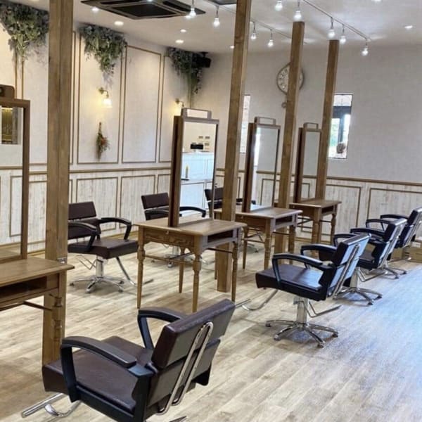 Agu hair Muka 小松島ハローズ大林前店