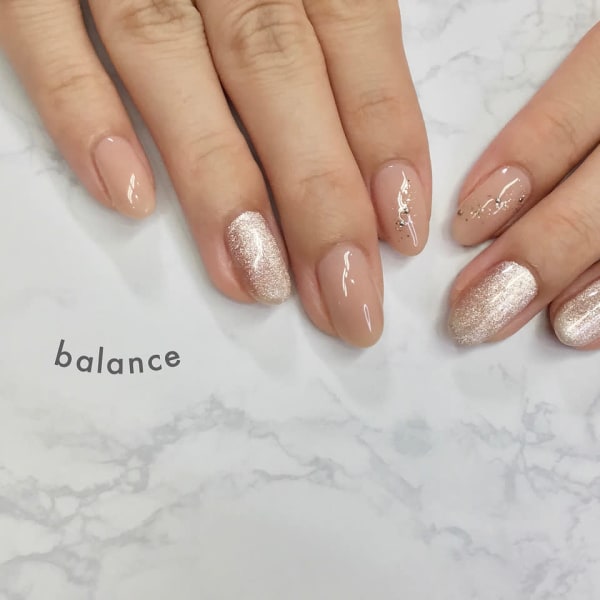 キラッと美しいマグネットネイル