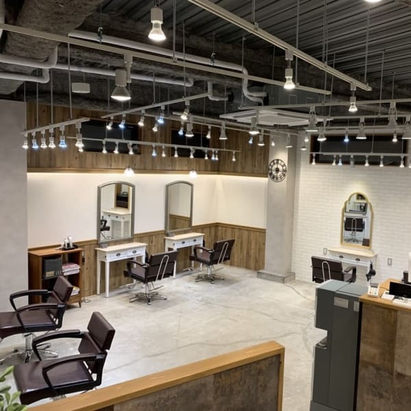 Agu hair clarus 布施駅前店